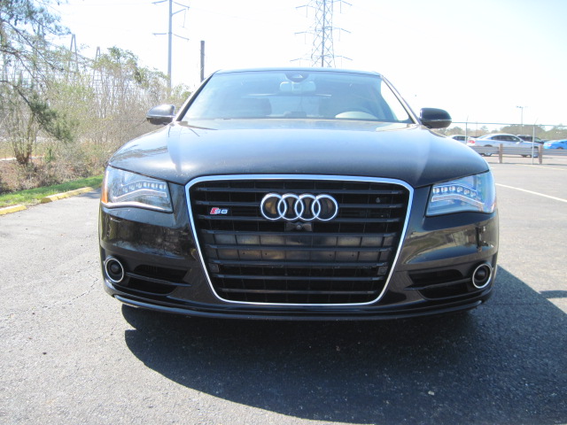 3rd Image of a 2014 AUDI S8 4.0T