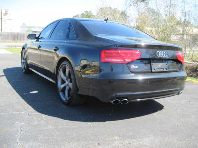 5th Image of a 2014 AUDI S8 4.0T