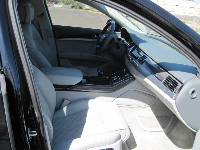 7th Image of a 2014 AUDI S8 4.0T