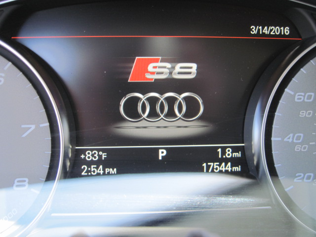 15th Image of a 2014 AUDI S8 4.0T