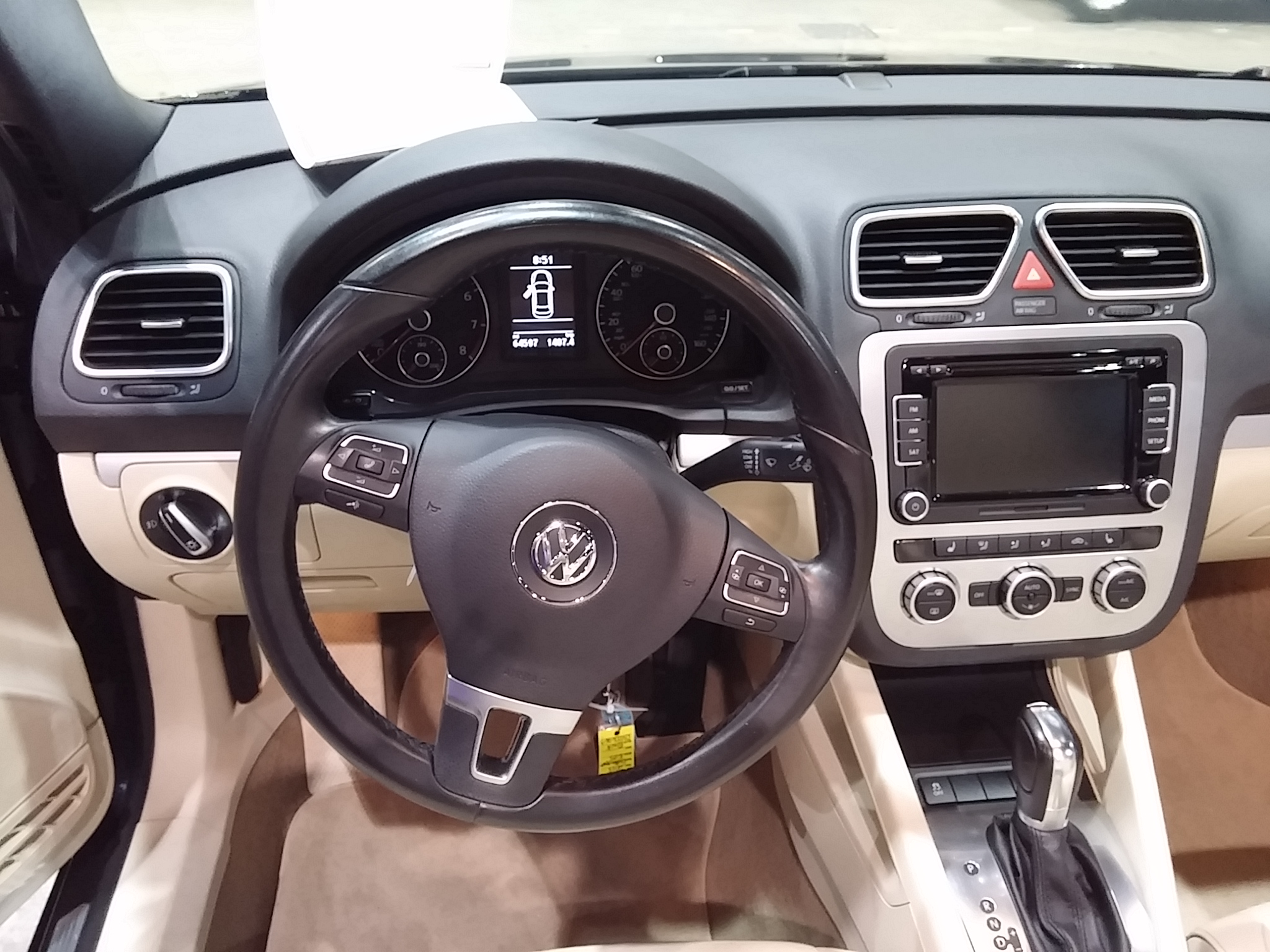 4th Image of a 2013 VOLKSWAGEN EOS KOMFORT