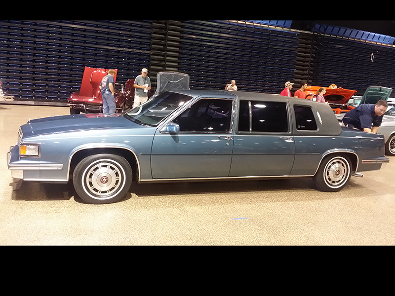 2nd Image of a 1986 CADILLAC FLEETWOOD 75 LIMOUSINE