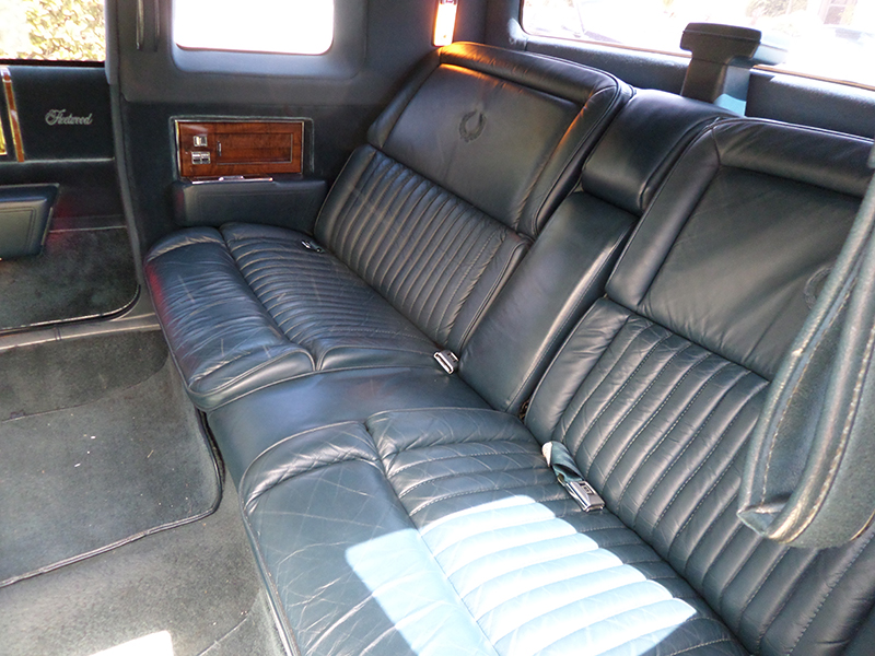 3rd Image of a 1986 CADILLAC FLEETWOOD 75 LIMOUSINE