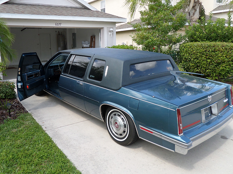 4th Image of a 1986 CADILLAC FLEETWOOD 75 LIMOUSINE
