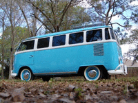 Image 4 of 12 of a 1974 VOLKSWAGEN COMBI