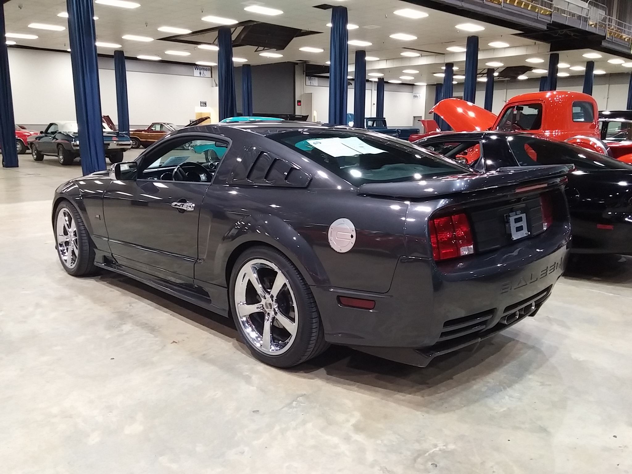 2nd Image of a 2007 FORD MUSTANG GT