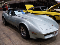 Image 2 of 10 of a 1982 CHEVROLET CORVETTE