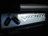 Image 16 of 22 of a 2014 DODGE VIPER GTS