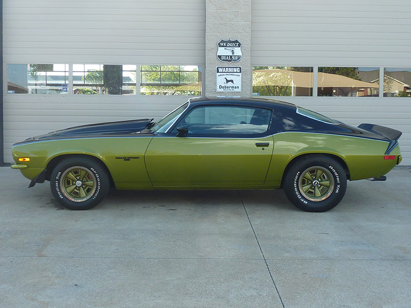 2nd Image of a 1970 CHEVROLET CAMARO