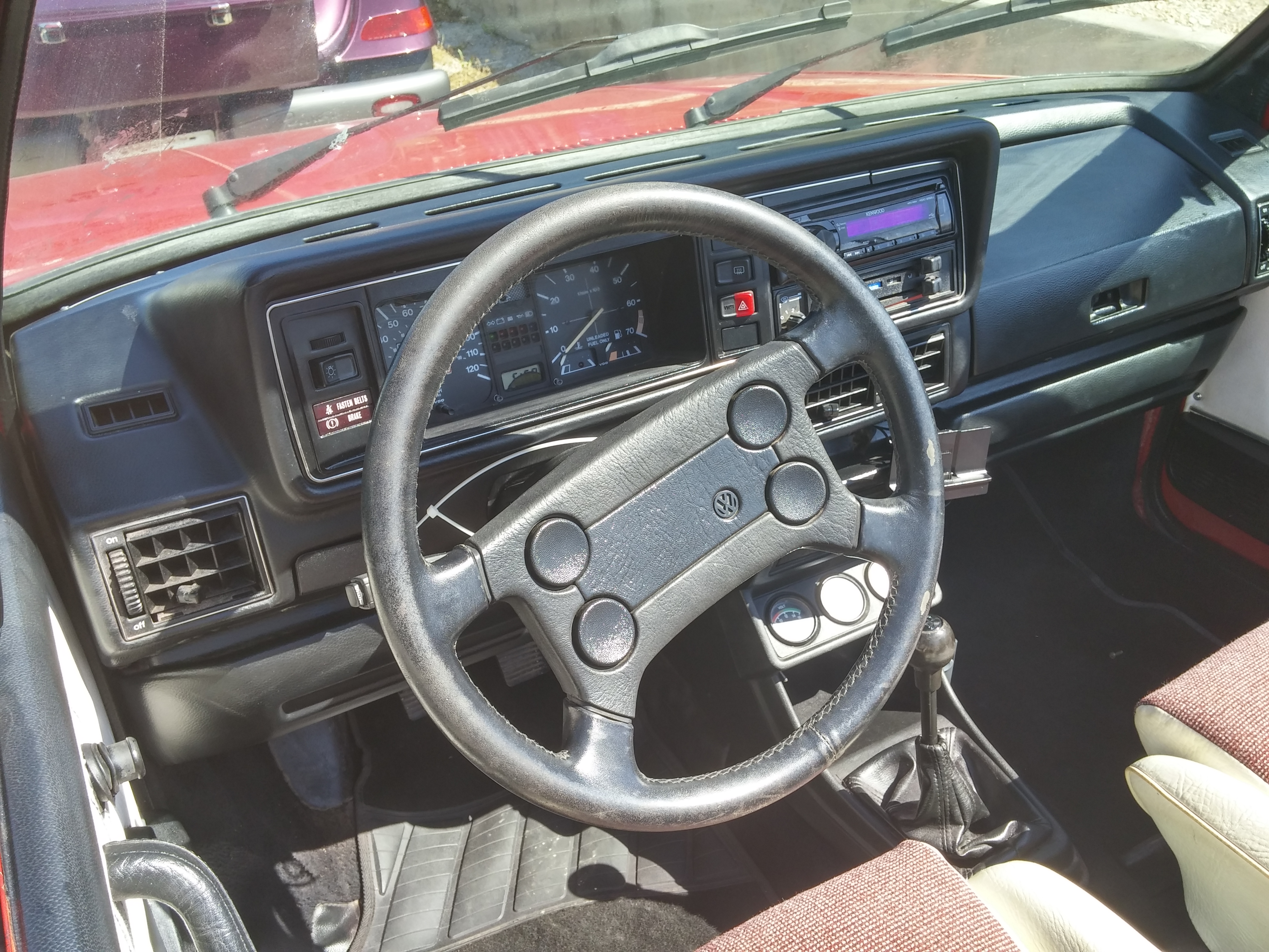 3rd Image of a 1987 VOLKSWAGEN CABRIOLET