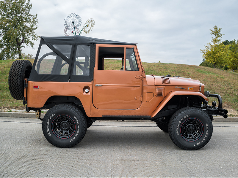 2nd Image of a 1971 TOYOTA LANDCRUISER