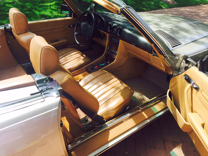 4th Image of a 1986 MERCEDES-BENZ 560 560SL