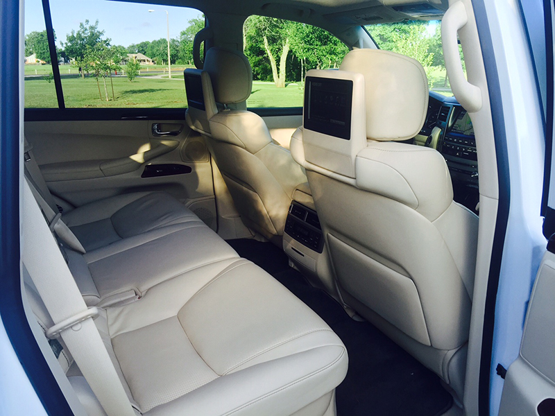 7th Image of a 2015 LEXUS LX 570