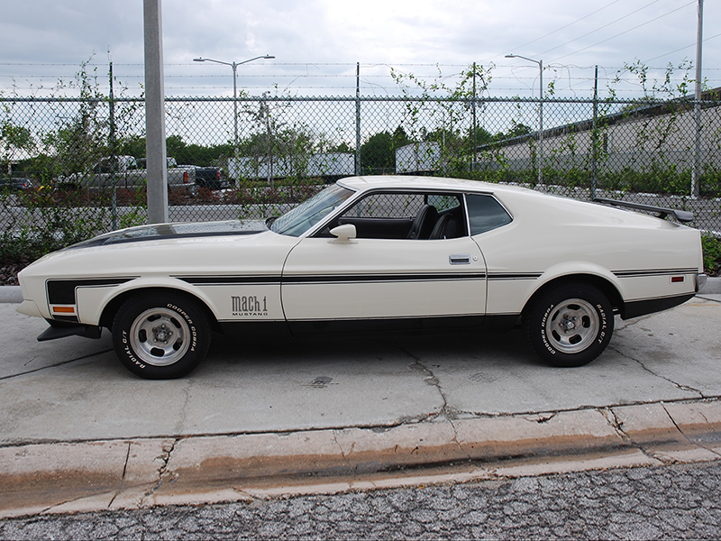 2nd Image of a 1972 FORD MACH 1