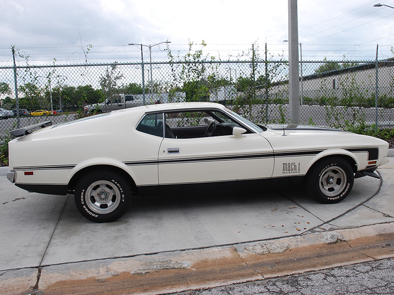 4th Image of a 1972 FORD MACH 1
