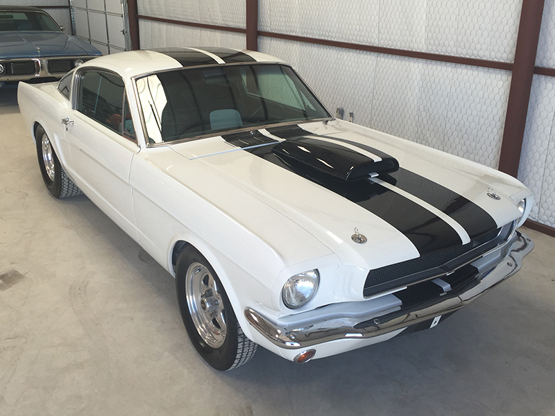 2nd Image of a 1965 FORD MUSTANG FASTBACK