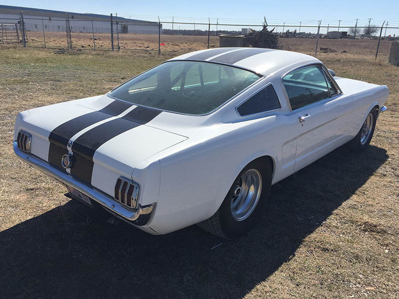 3rd Image of a 1965 FORD MUSTANG FASTBACK