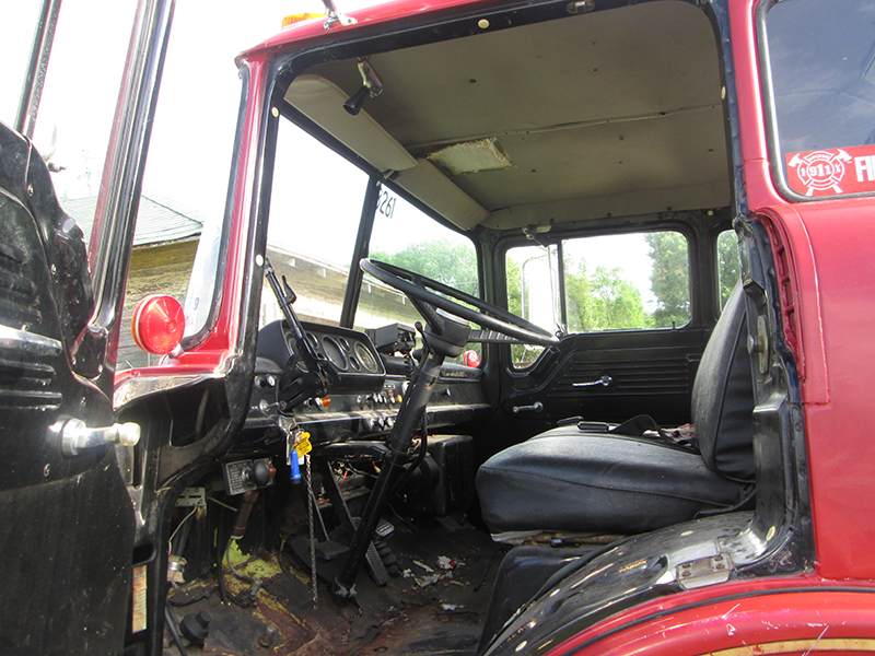 3rd Image of a 1975 FORD 750 CABOVER