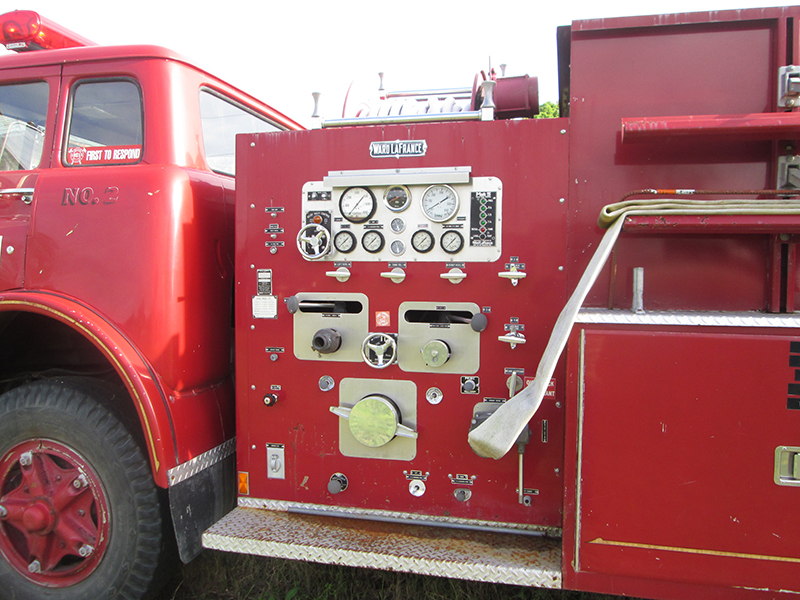 4th Image of a 1975 FORD 750 CABOVER
