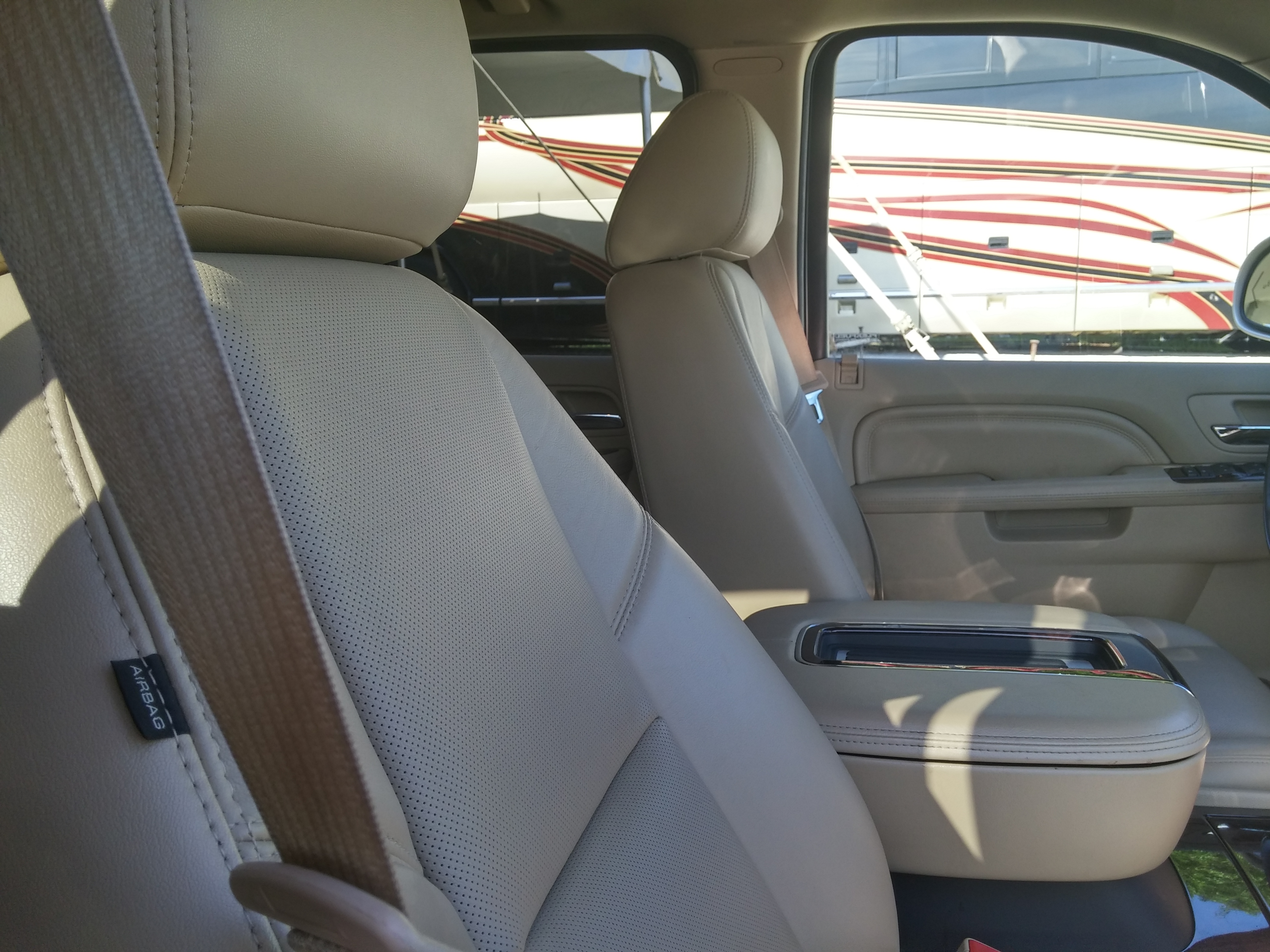 4th Image of a 2014 CADILLAC ESCALADE ESV PREMIUM