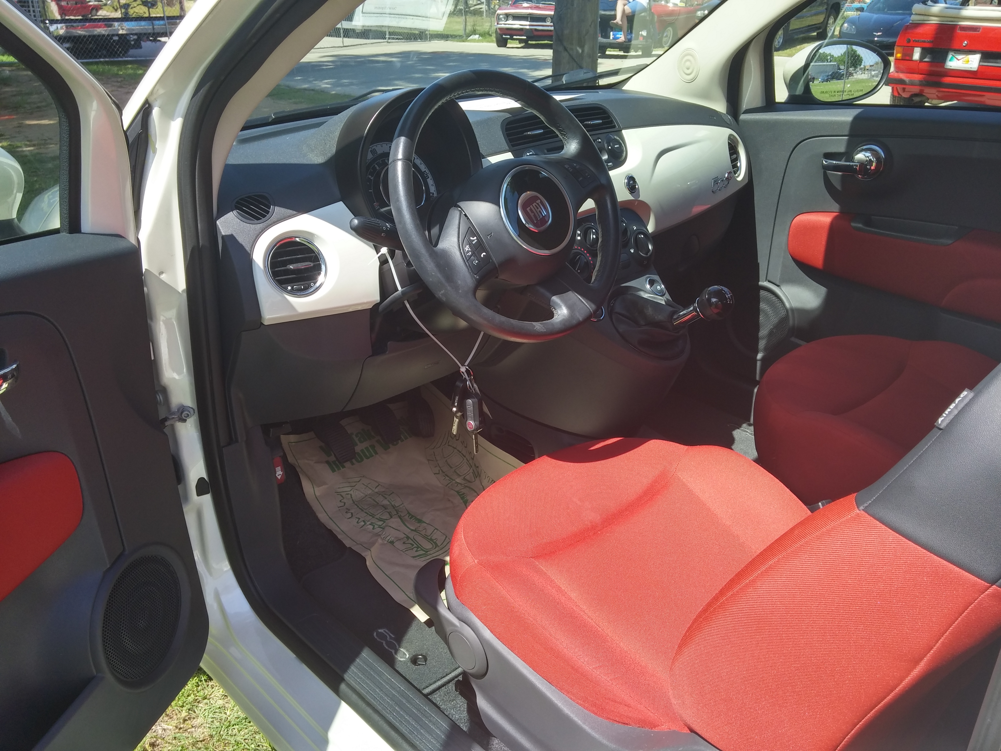 2nd Image of a 2012 FIAT 500C POP