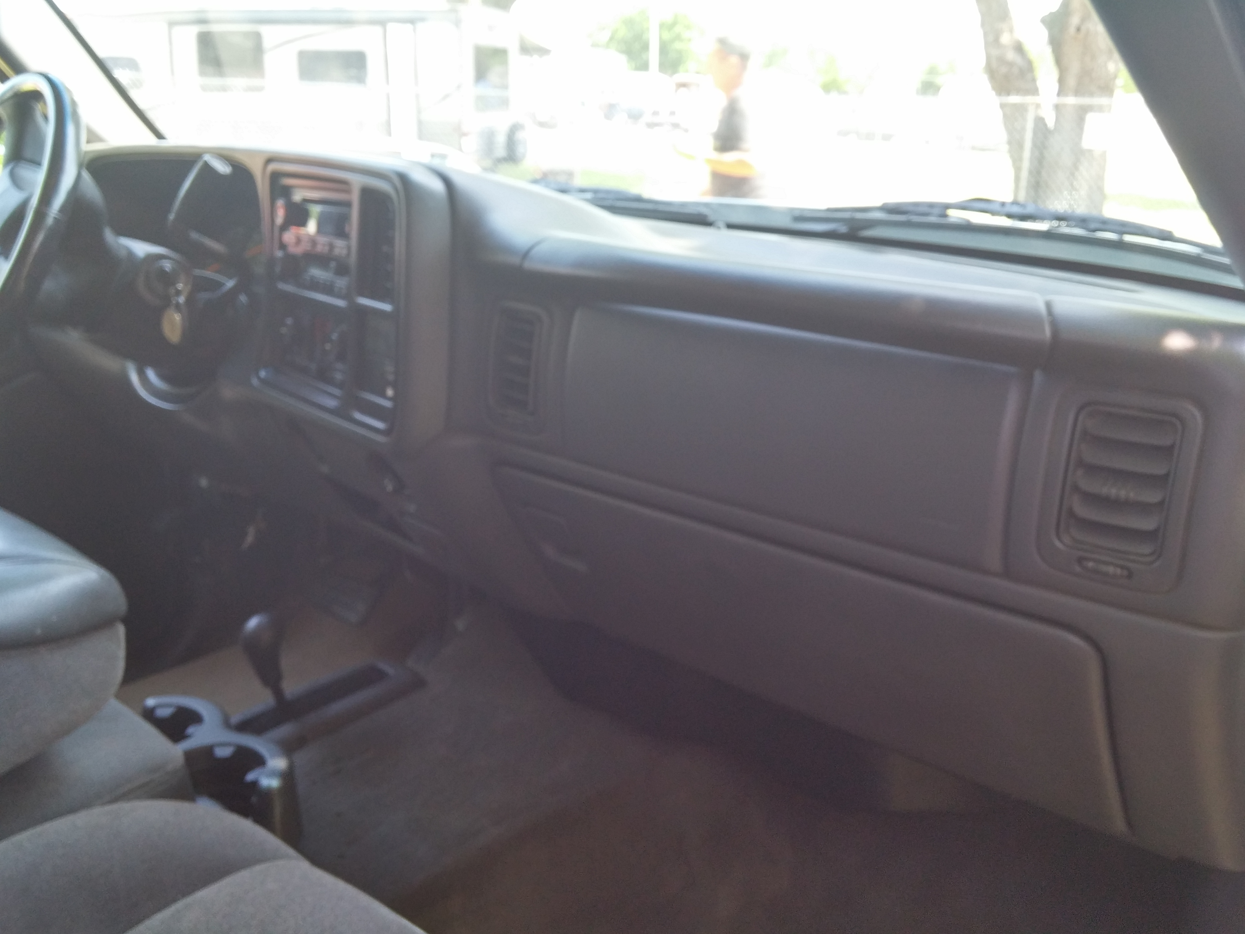 3rd Image of a 2006 CHEVROLET SILVERADO 2500HD