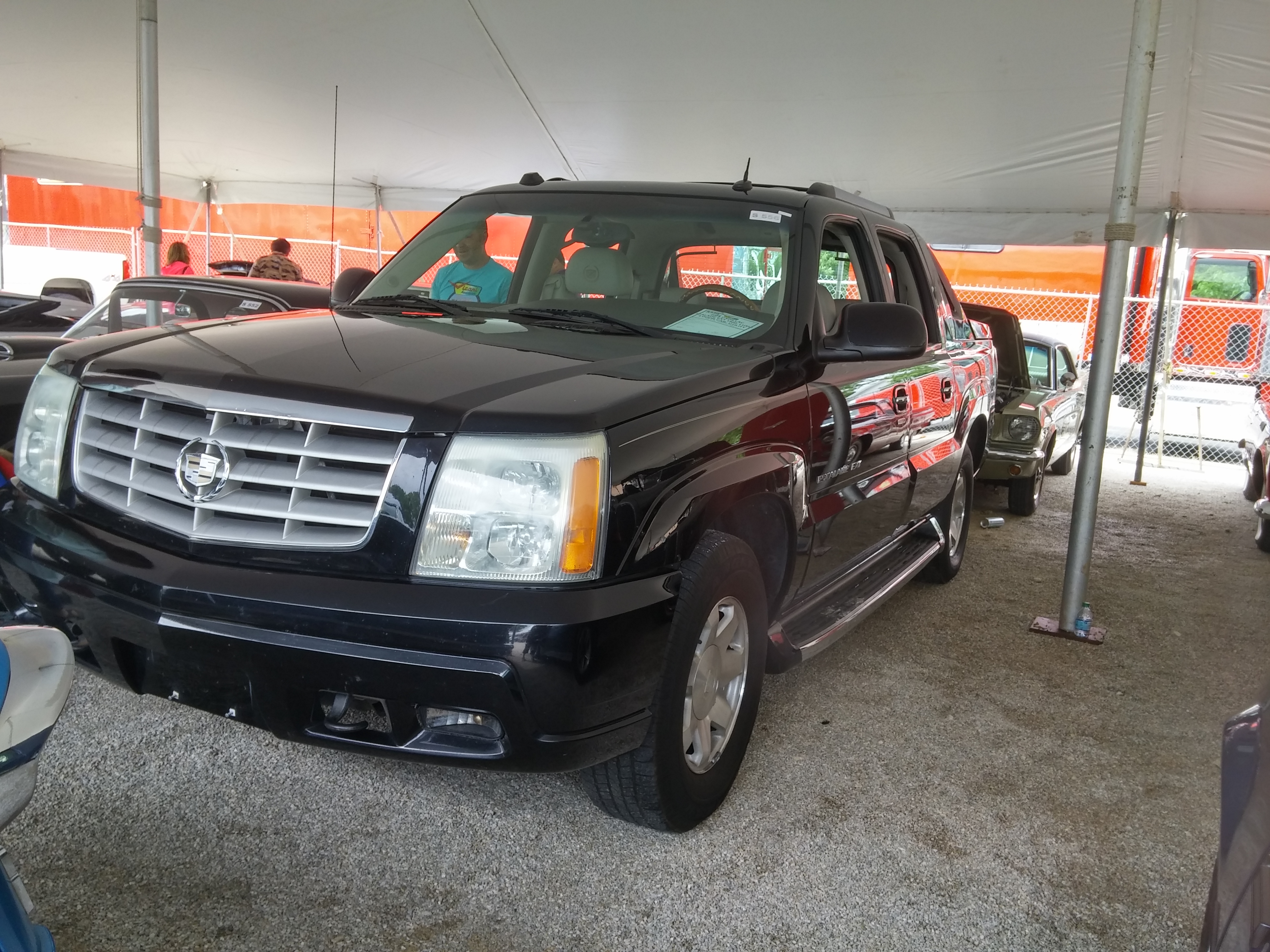 0th Image of a 2004 CADILLAC ESCALADE EXT 1500; LUXURY