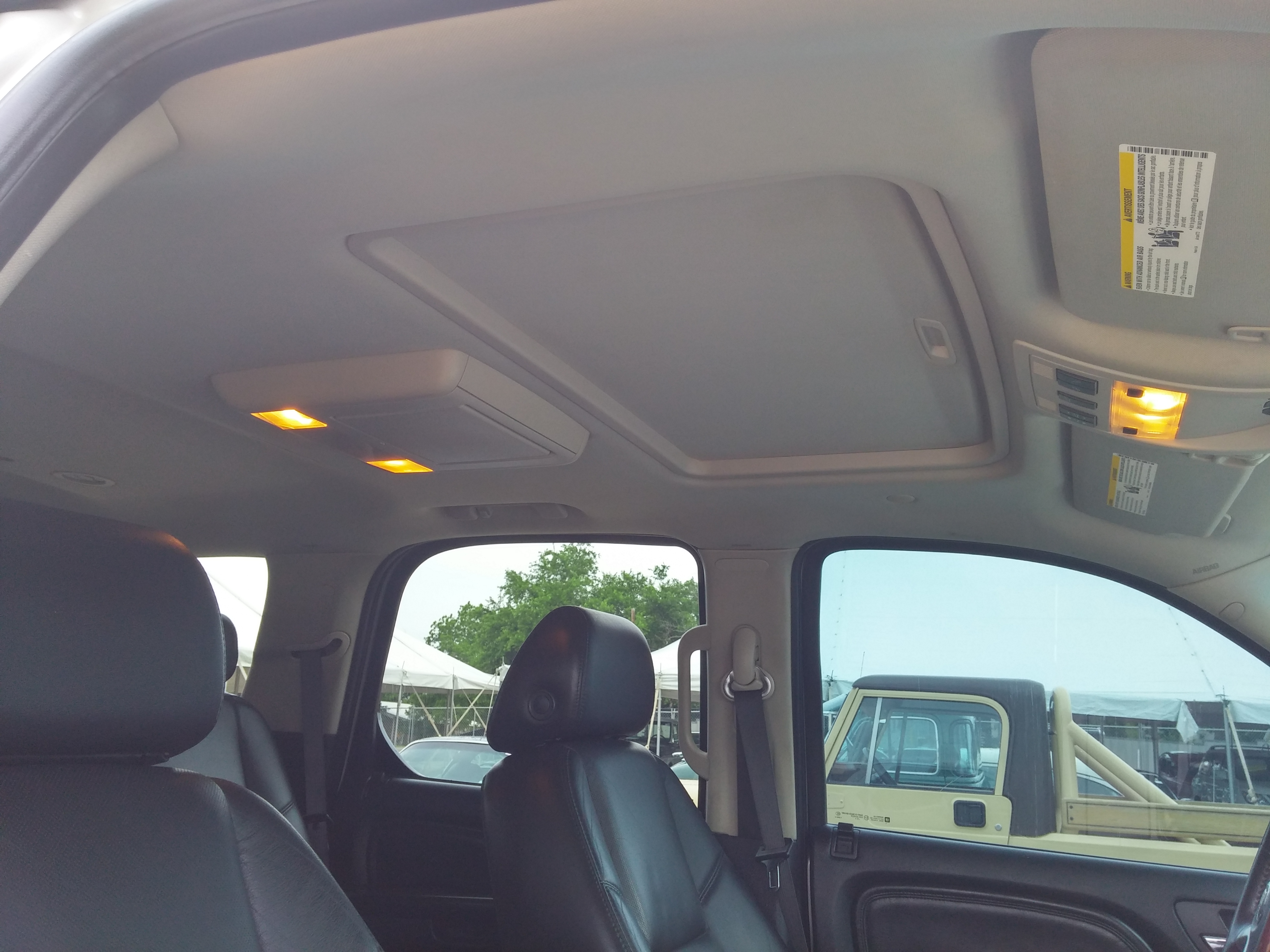 4th Image of a 2007 CADILLAC ESCALADE 1500; LUXURY