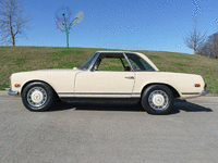 Image 4 of 25 of a 1969 MERCEDES BENZ 280SL