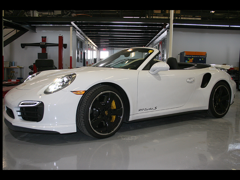 3rd Image of a 2015 PORSCHE 911 TURBO