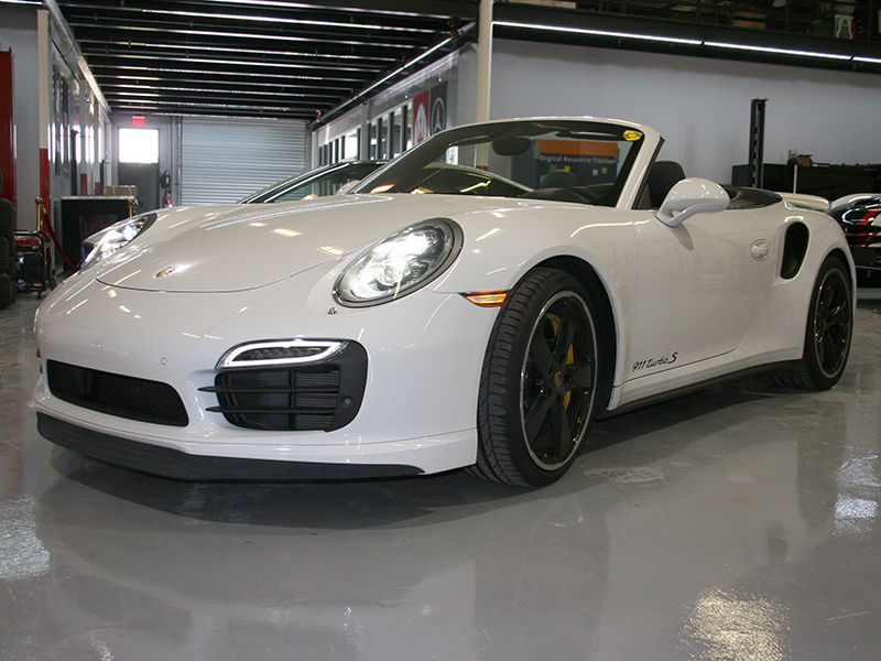 4th Image of a 2015 PORSCHE 911 TURBO