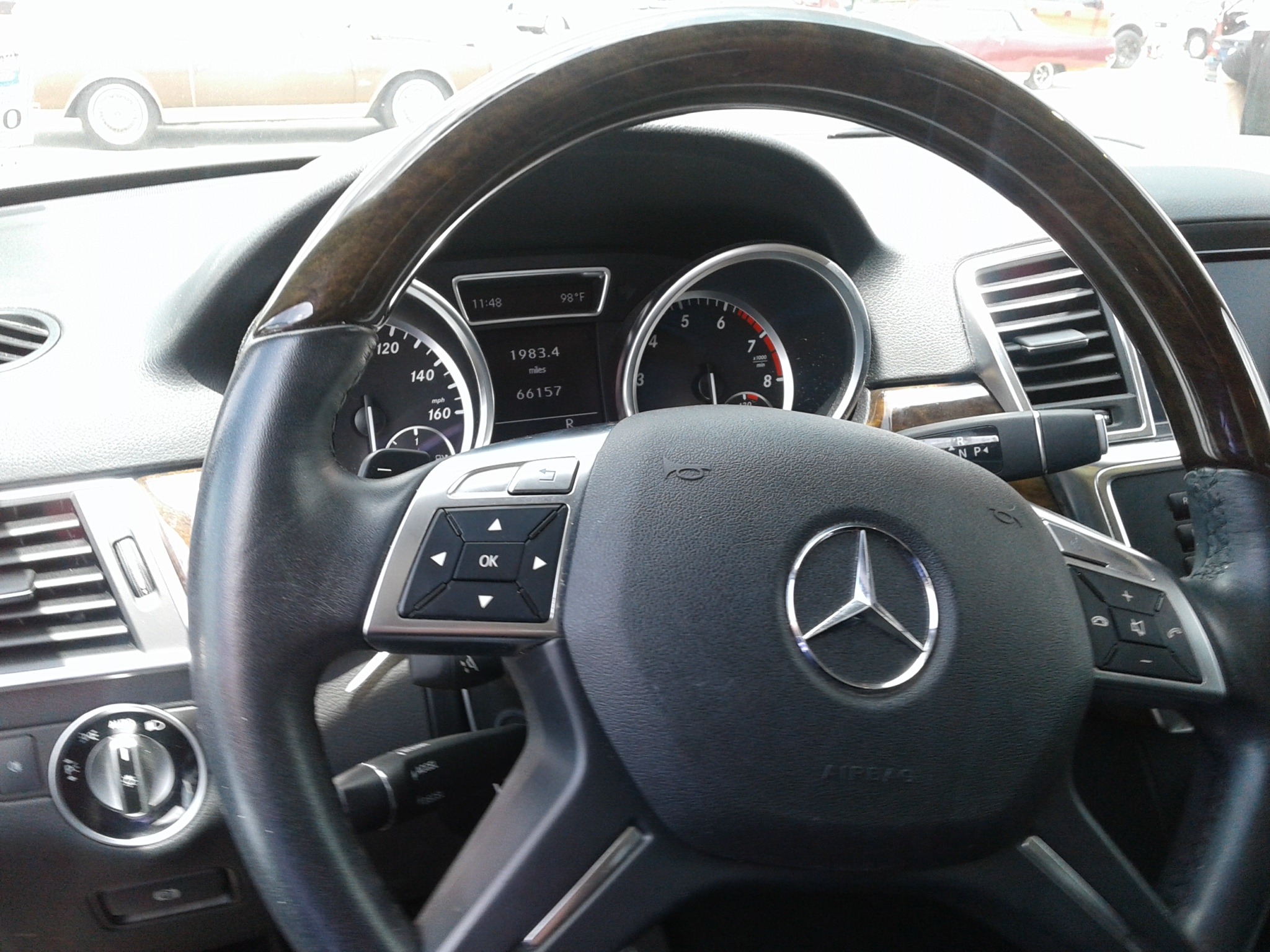 3rd Image of a 2012 MERCEDES-BENZ M-CLASS ML350 4MATIC