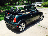 Image 7 of 12 of a 2006 MINI COOPER S