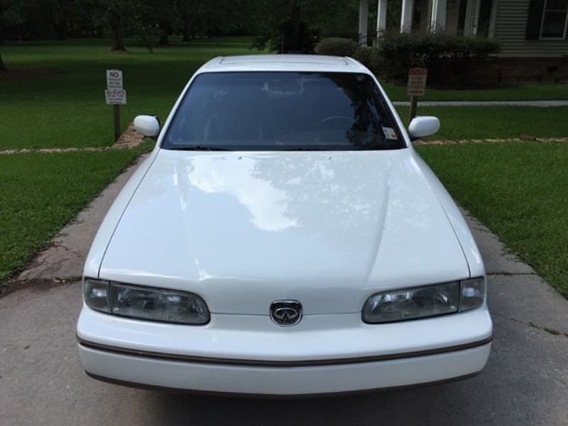 2nd Image of a 1993 INFINITI Q45