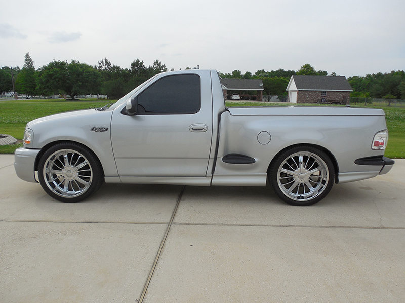 4th Image of a 2002 FORD F-150 1/2 TON SVT LIGHTNING