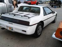 Image 2 of 5 of a 1987 PONTIAC FIERO