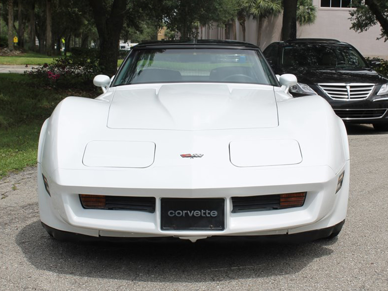 2nd Image of a 1982 CHEVROLET CORVETTE