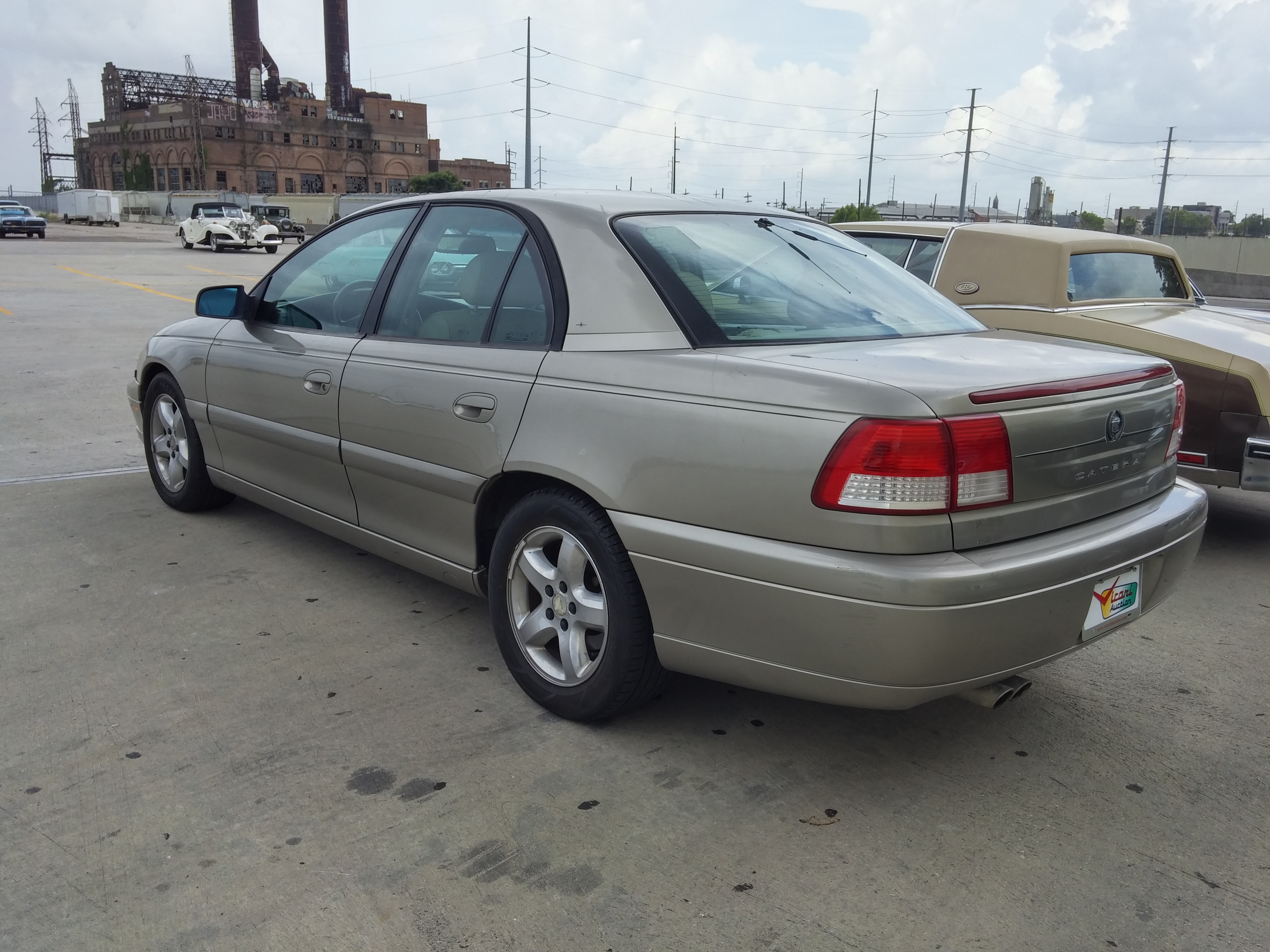 1st Image of a 2000 CADILLAC CATERA