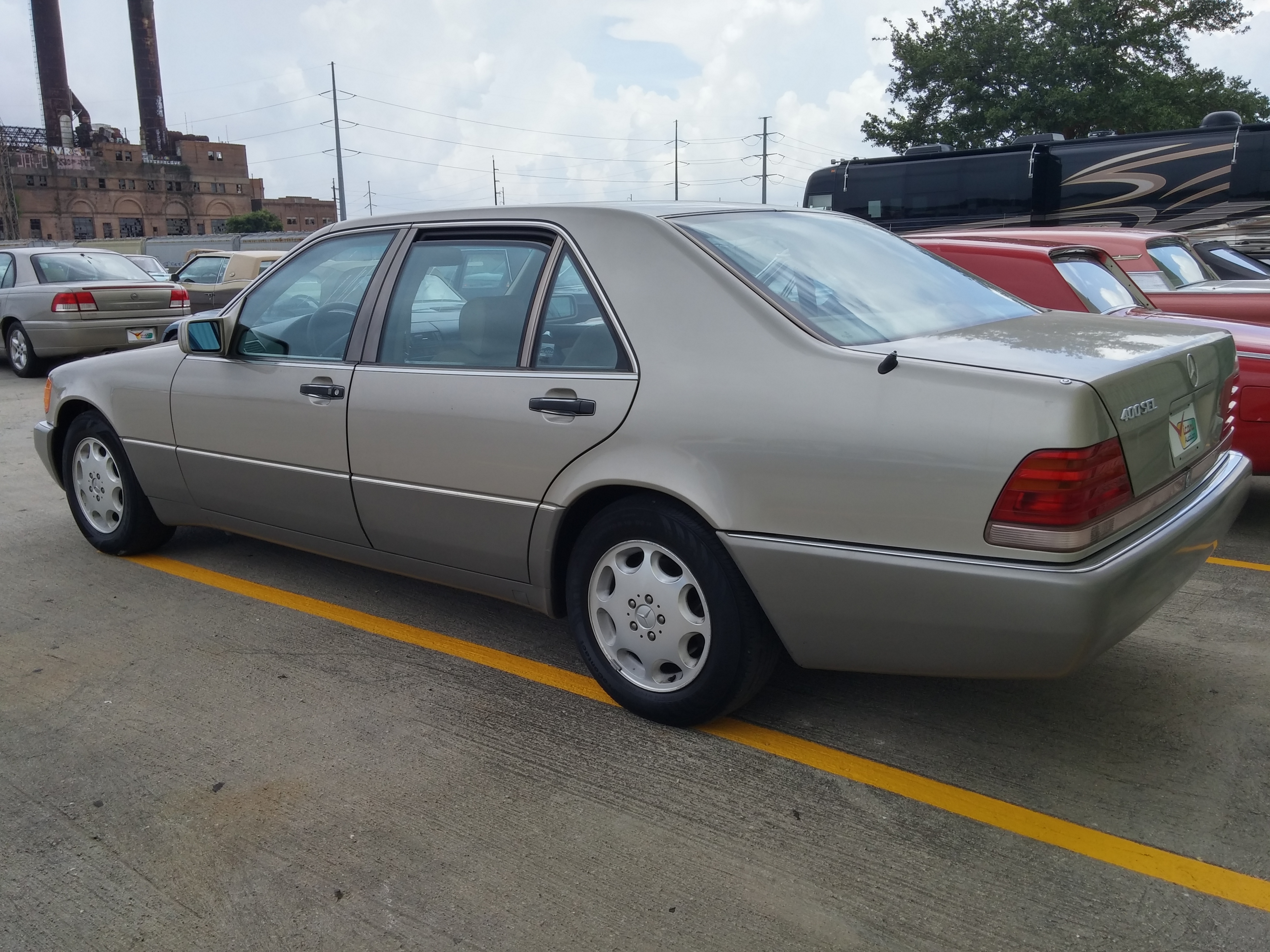 1st Image of a 1993 MERCEDES-BENZ 400 400SEL