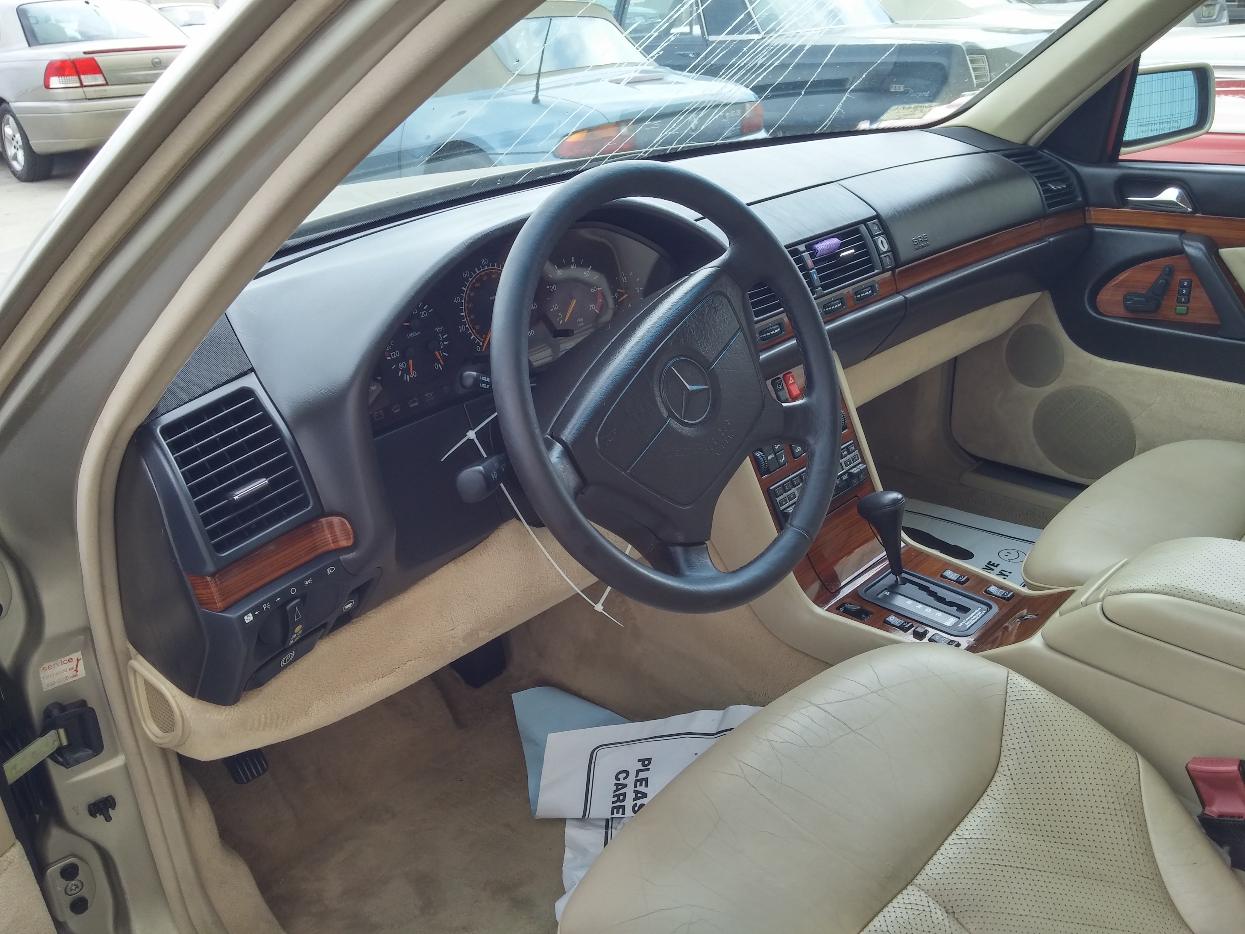 2nd Image of a 1993 MERCEDES-BENZ 400 400SEL