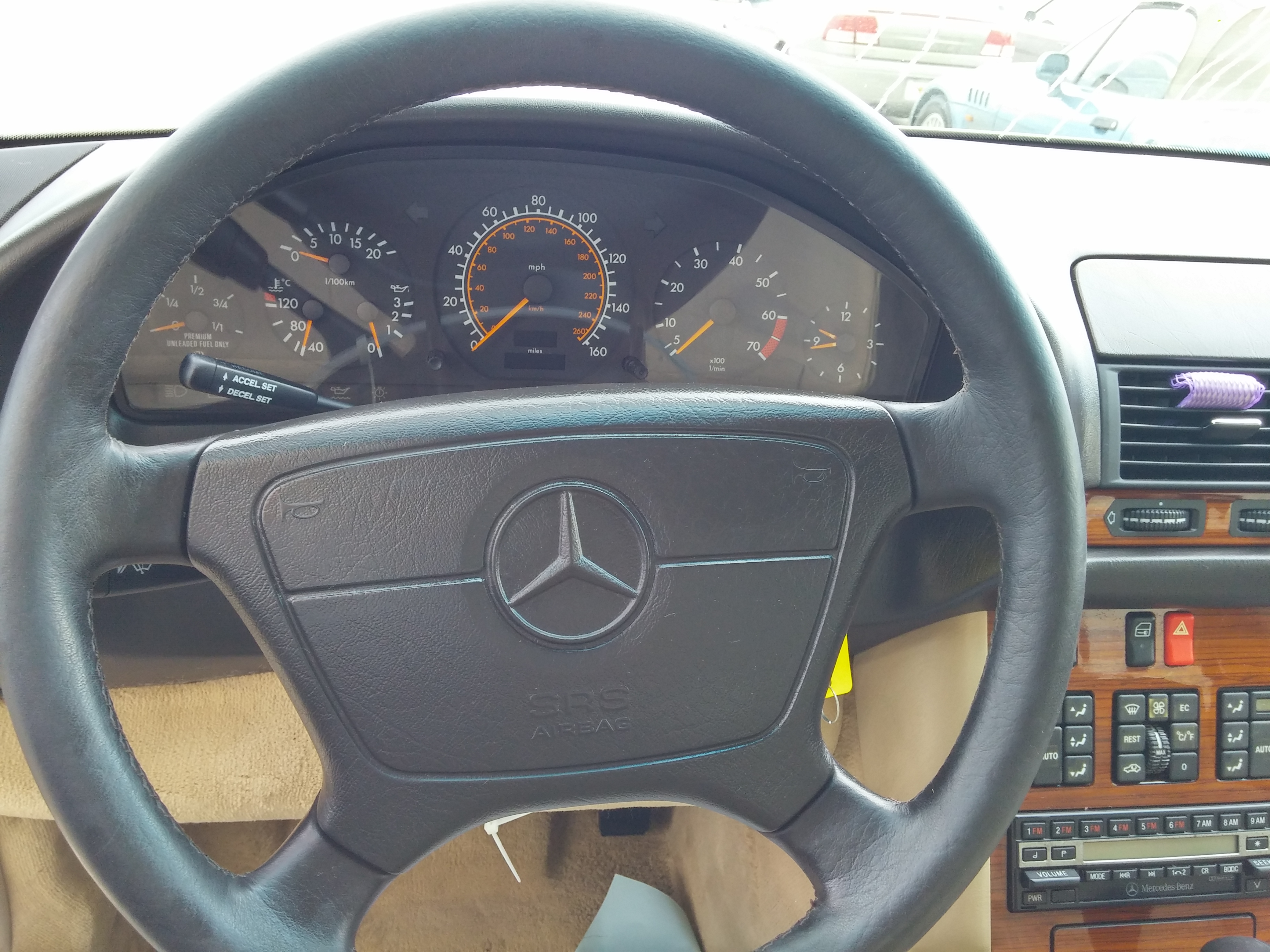 4th Image of a 1993 MERCEDES-BENZ 400 400SEL