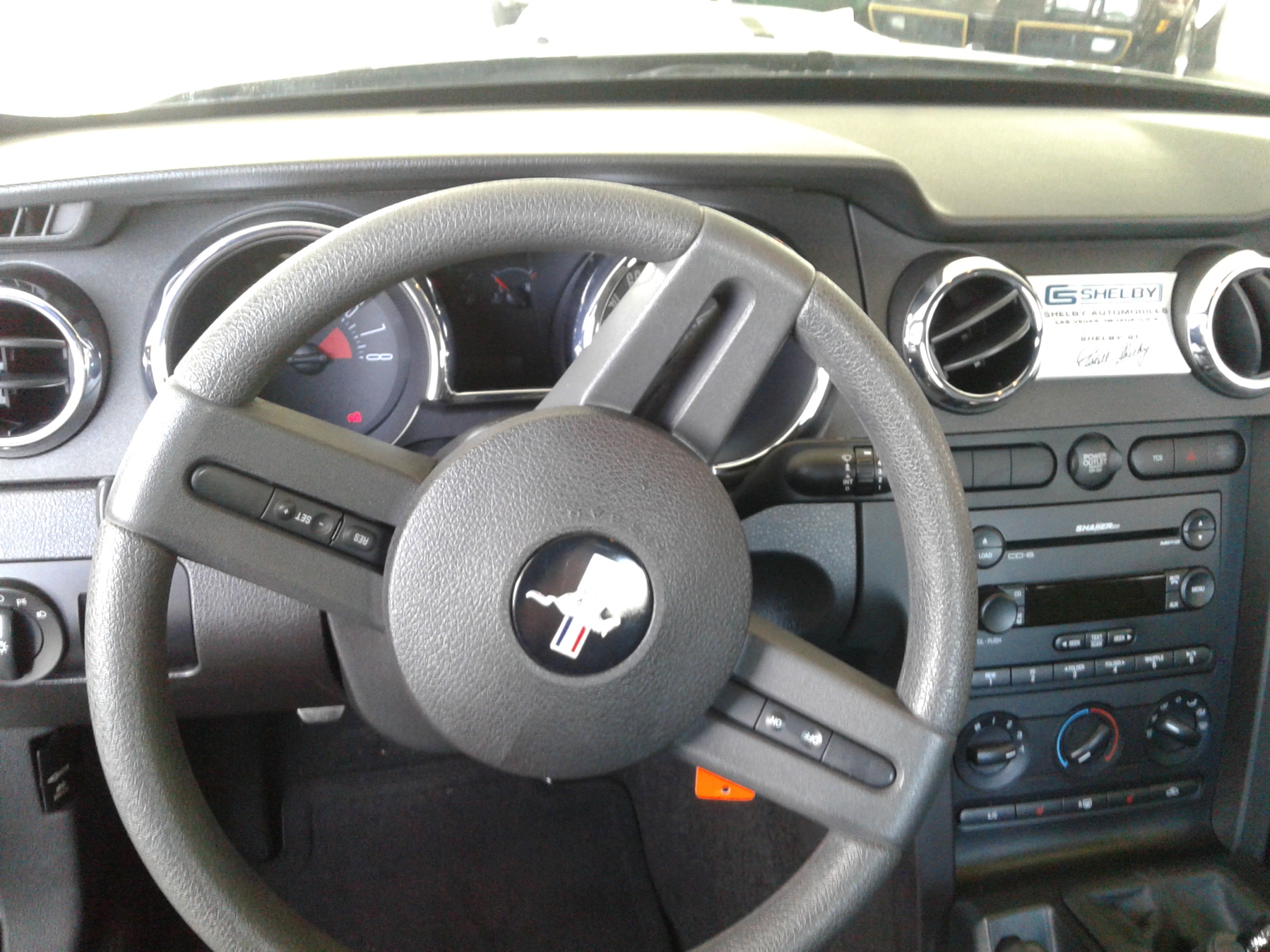 3rd Image of a 2007 FORD MUSTANG GT