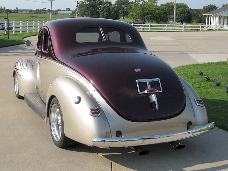 2nd Image of a 1940 FORD DEL