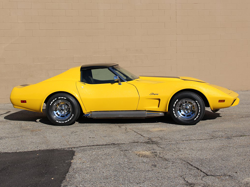 2nd Image of a 1977 CHEVROLET CORVETTE