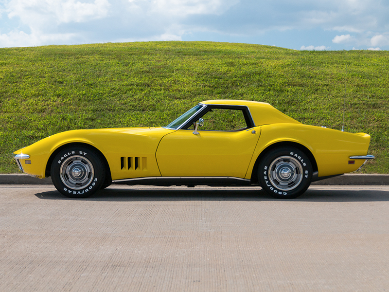 2nd Image of a 1968 CHEVROLET CORVETTE