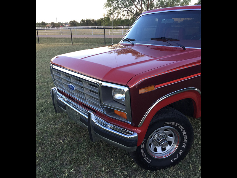 2nd Image of a 1983 FORD BRONCO XLT