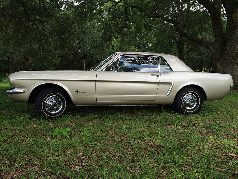 2nd Image of a 1965 FORD MUSTANG