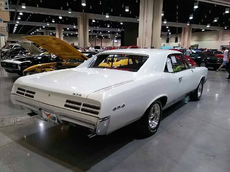 2nd Image of a 1967 PONTIAC GTO