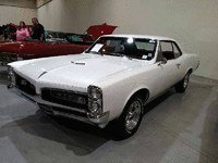 Image 1 of 9 of a 1967 PONTIAC GTO