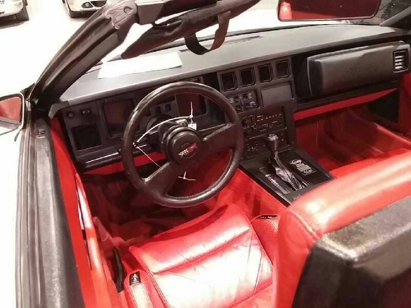 2nd Image of a 1988 CHEVROLET CORVETTE